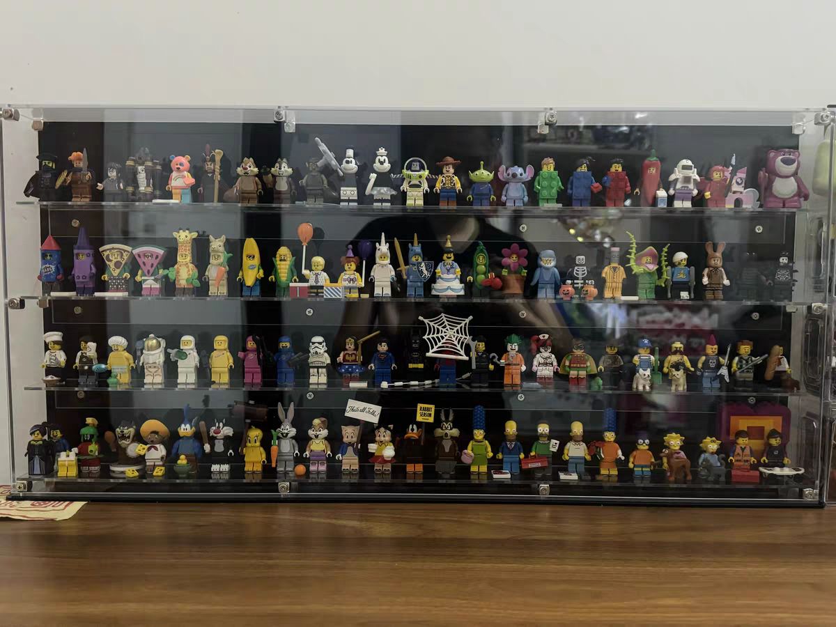 Display Case for LEGO® 92 Minifigures Wall Mounted
